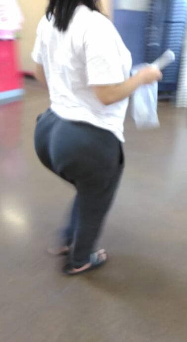 COVID Milf con MEGACULOTE que le quiere explotar el pams