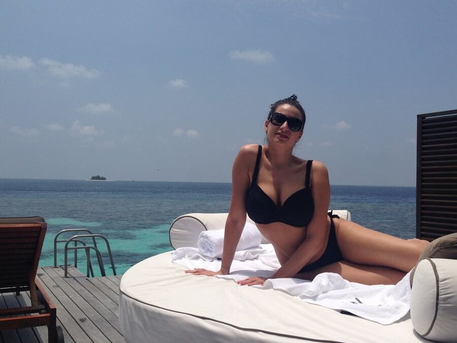Romanian Jane - Maldives Memories NOV