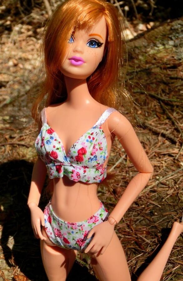 Midge in the sun (Doll)