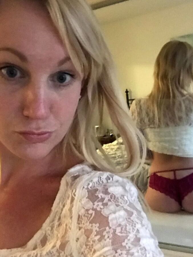 Exposed - Blonde Mom Jennifer