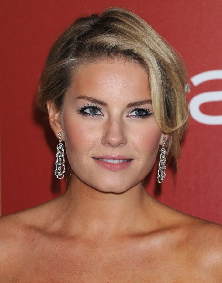 Elisha Cuthbert -