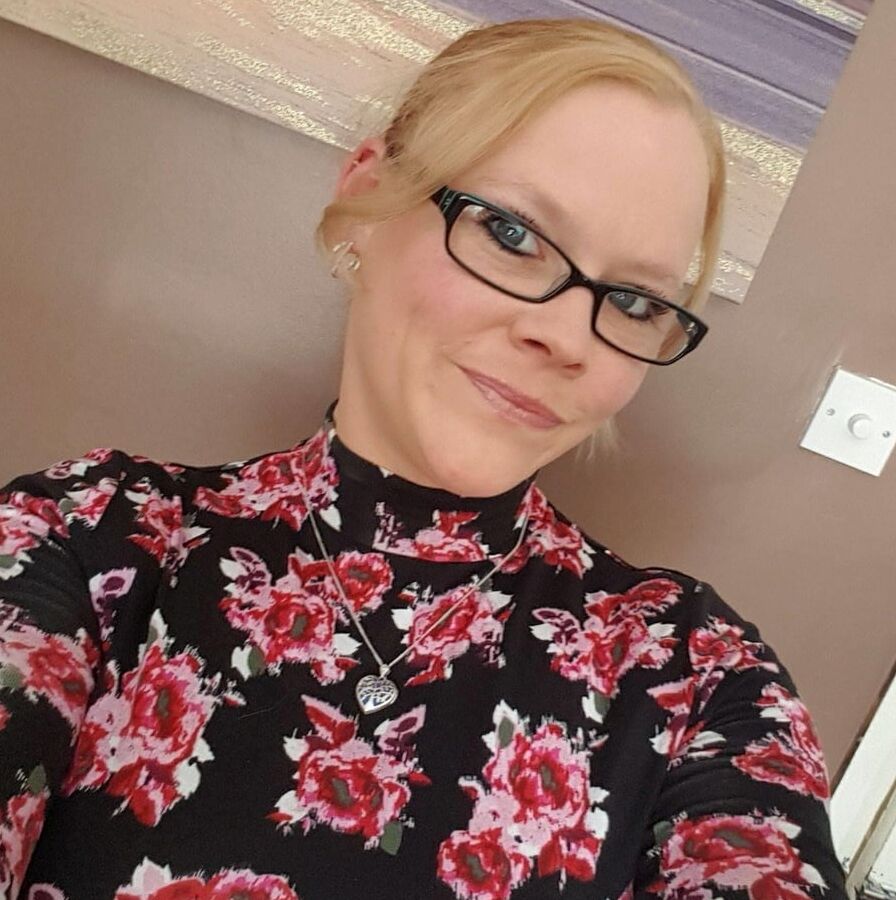 Hot Sexy Blonde Milf Marie
