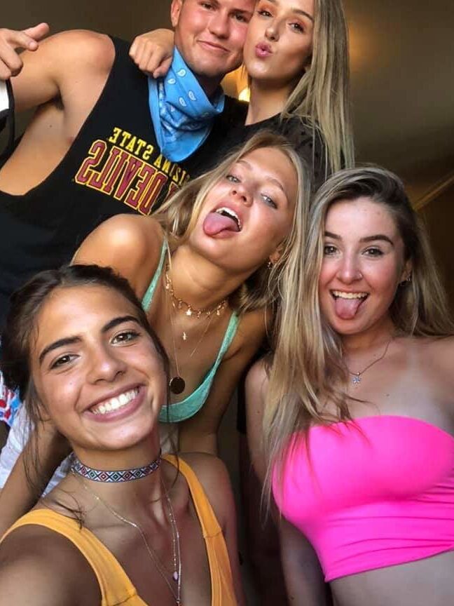 Hot Blondes