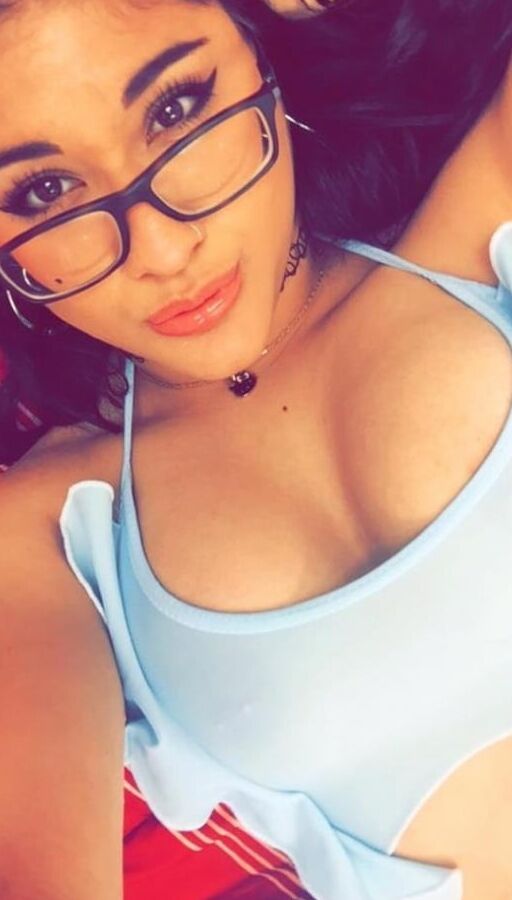 Tetona con lentes