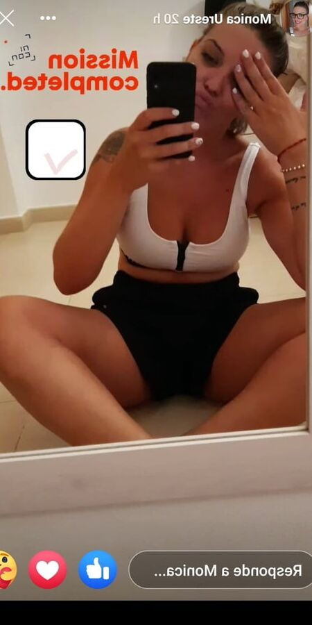 Amateur sexy babe mirror