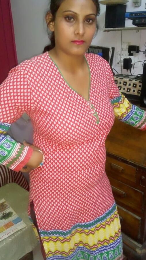 Desi aunty boobs