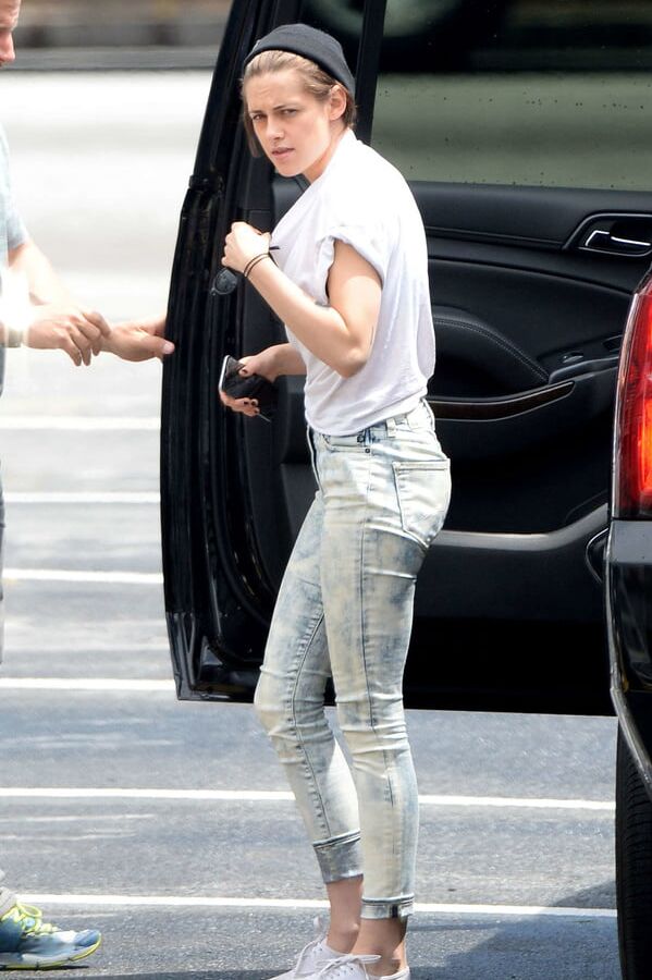 Kristen Stewart Tight jeans only