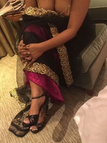 Sexy desi bhabhi hot saree