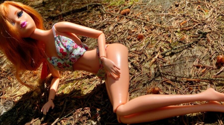 Midge in the sun (Doll)