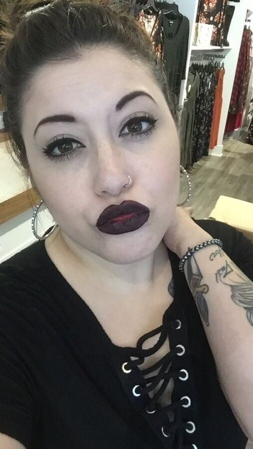 Curvy Latina