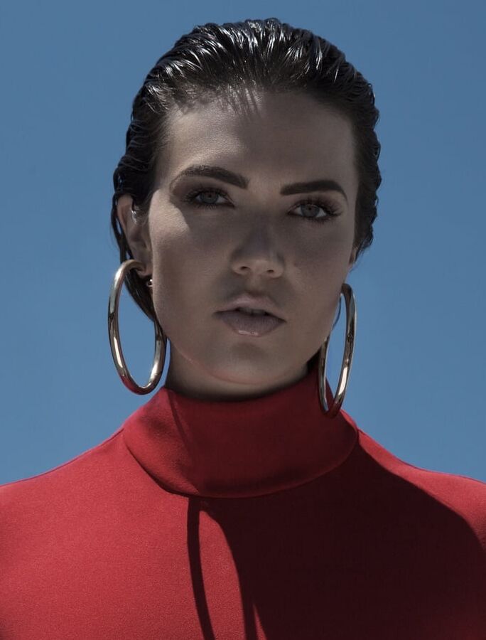 Mandy Moore - Rhapsody Magazine ()