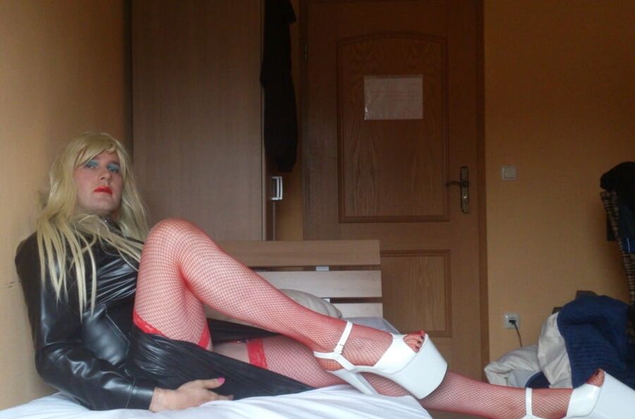 Zofe Alexa Latex devot schwanzgeil Bereich Zittau