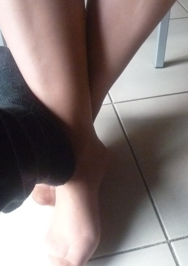 ses pieds en dim up brillants