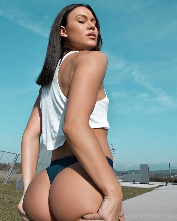 MELISSA MUSIC Slovenian Fittnes Hottie