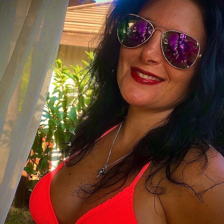 Perfect Country MILF