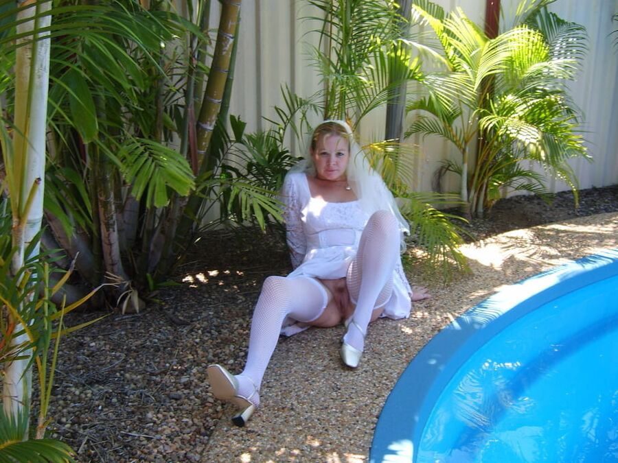 BRIDE SLUT SHELLEY