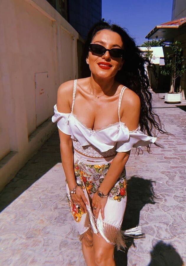 Sexy prostitute singer