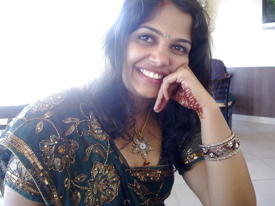 telugu indian BBW milf big boobs exposed
