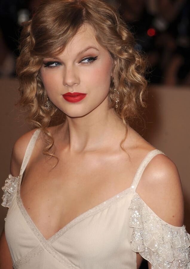 Gorgeous Taylor