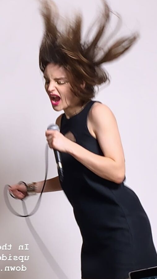 Lauren Mayberry at The Tonight Show