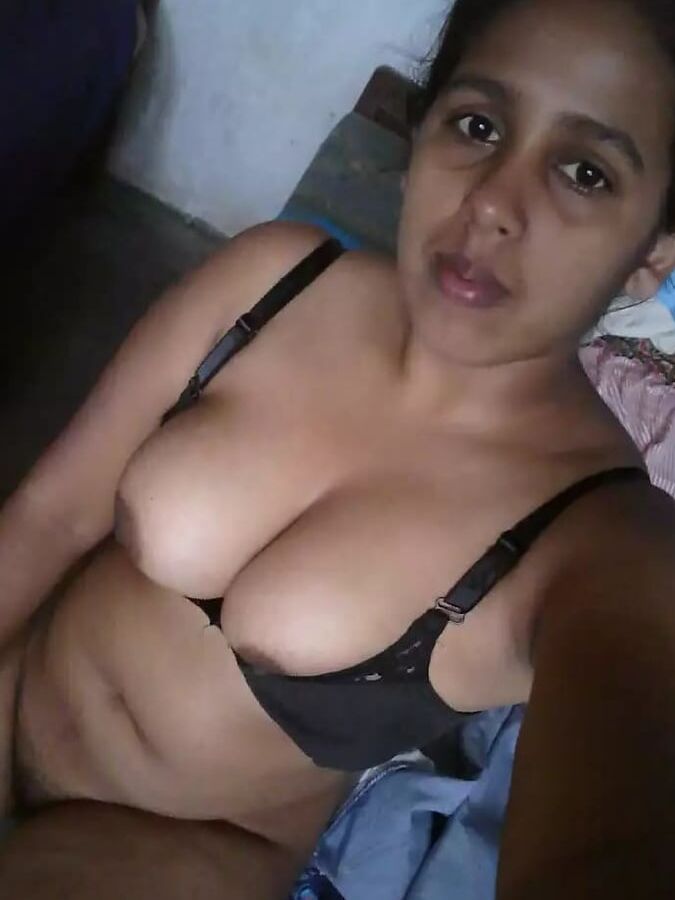 Sri Lankan sexy aunty