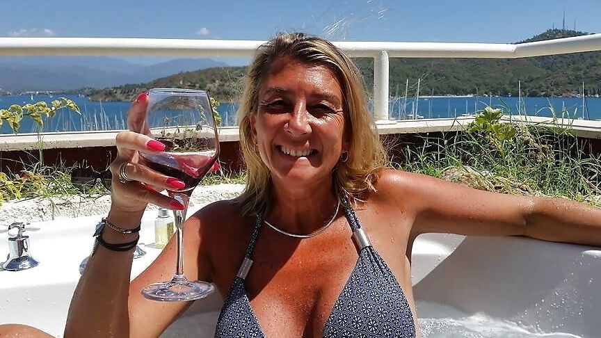 MILF Wives - Bikinis -