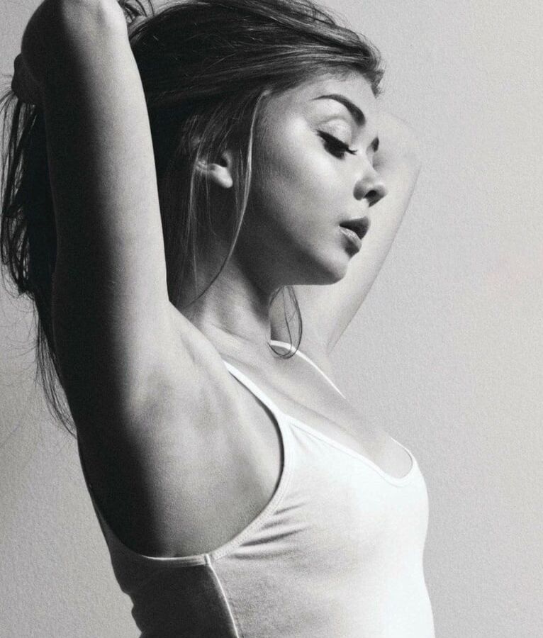 Sarah Hyland Armpits