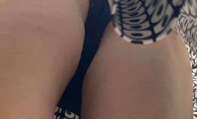 Upskirt sexy granny. Hot milf
