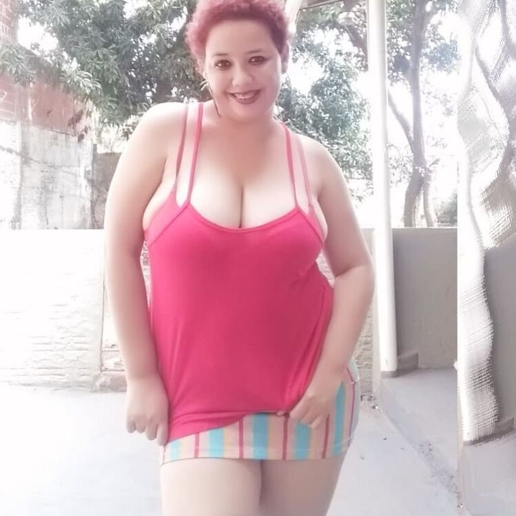 BBW Slave loves facial