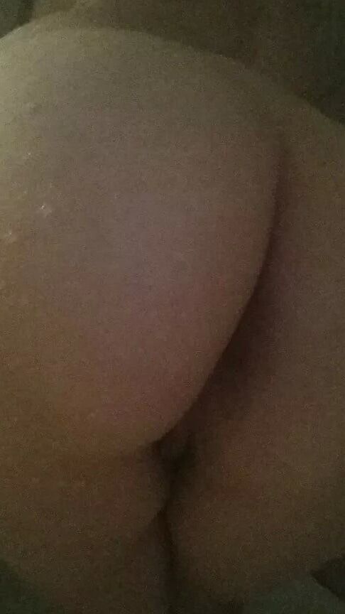 Latina Shower Selfies