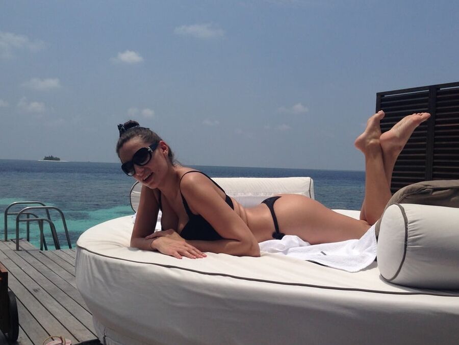 Romanian Jane - Maldives Memories NOV