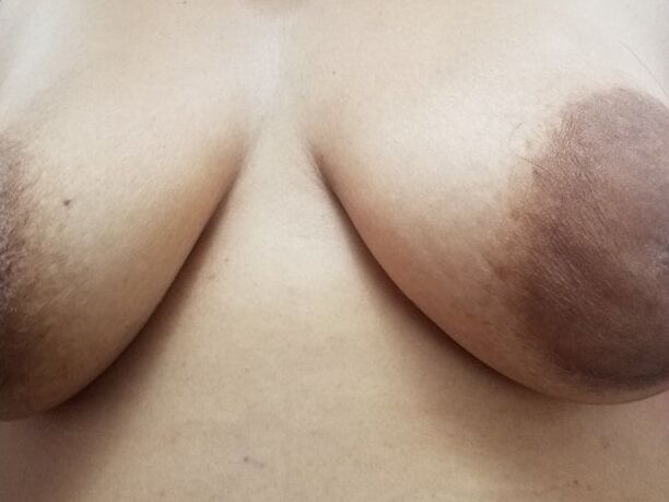 Madura cachonda con aureolas enormes