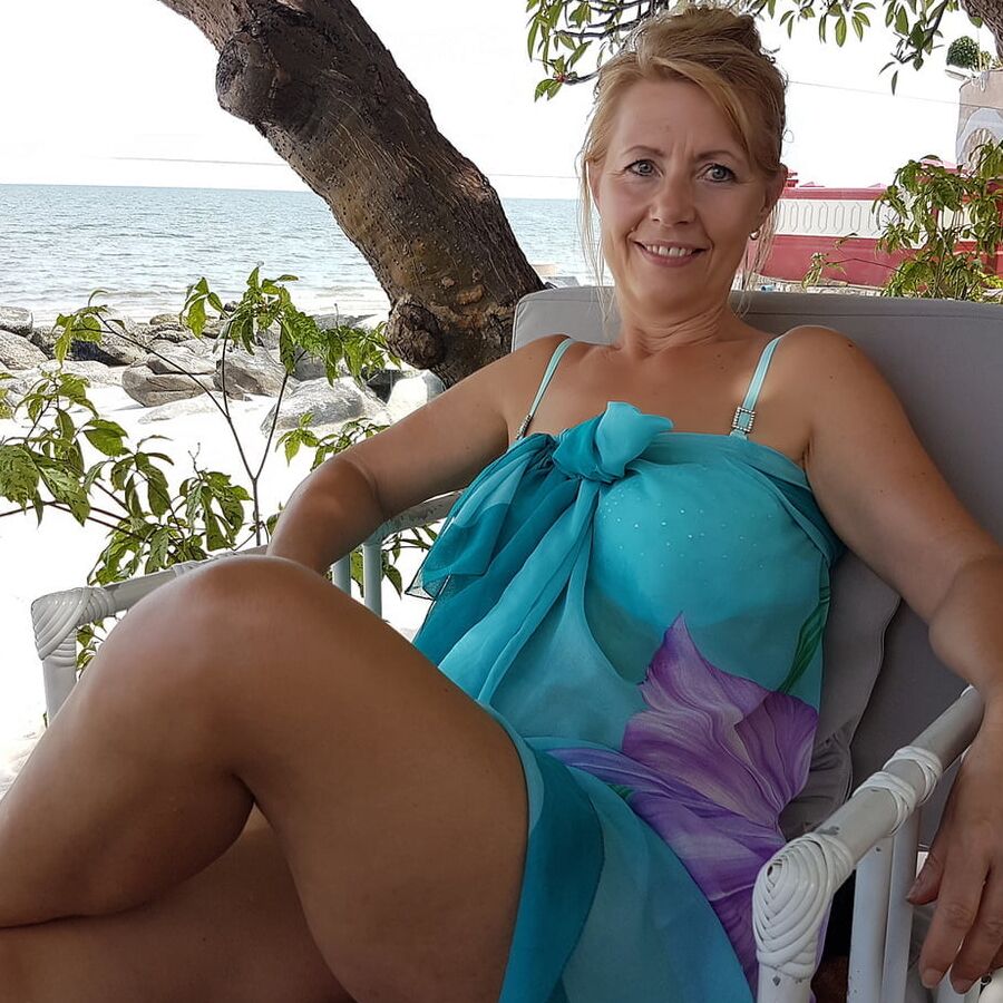Blond Nudist Milf on the Fkk Beach