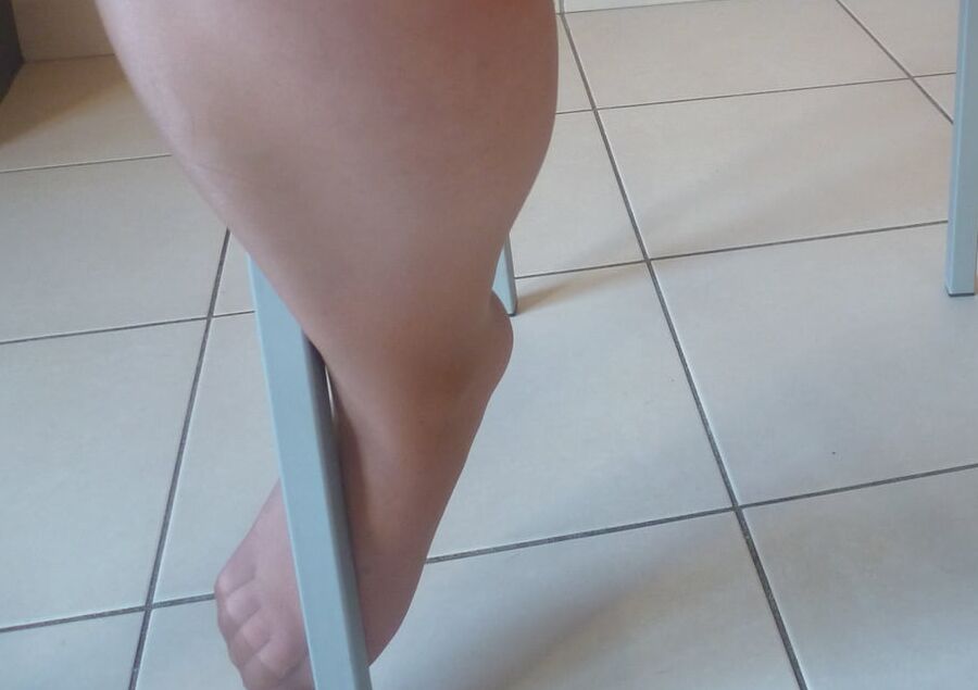 ses pieds en dim up brillants