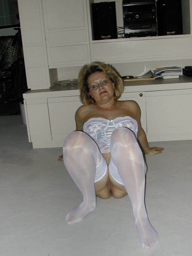 wife in dessous