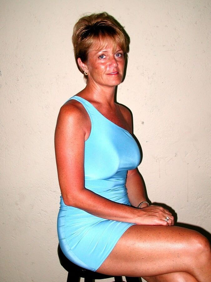 Unknown beautiful American wife