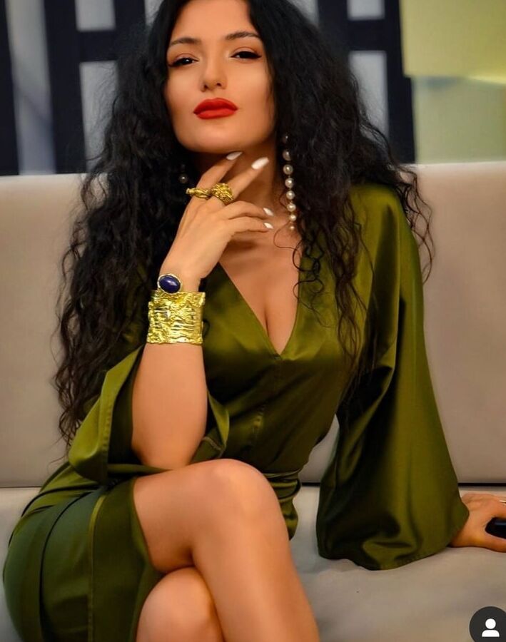 Sexy prostitute singer