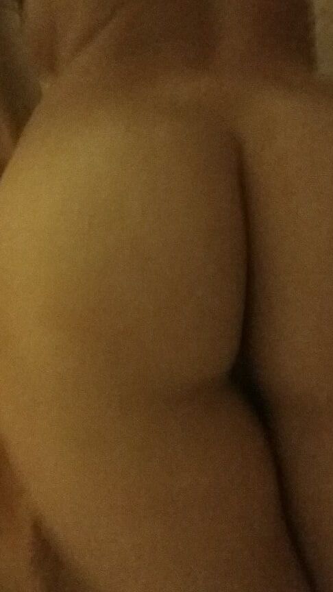 Latina Shower Selfies