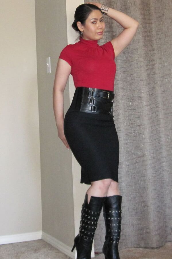 Booted Milf - Ysave