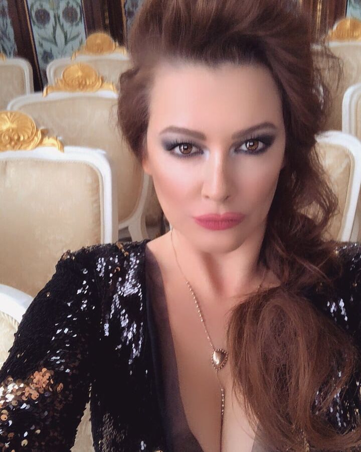 Sexy Turkish actress Aycin inci