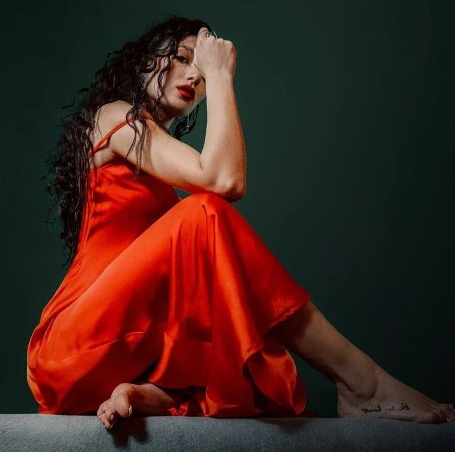 Sexy prostitute singer