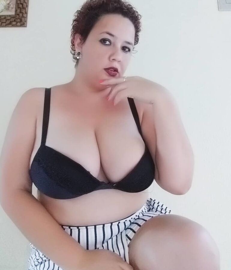 BBW Slave loves facial
