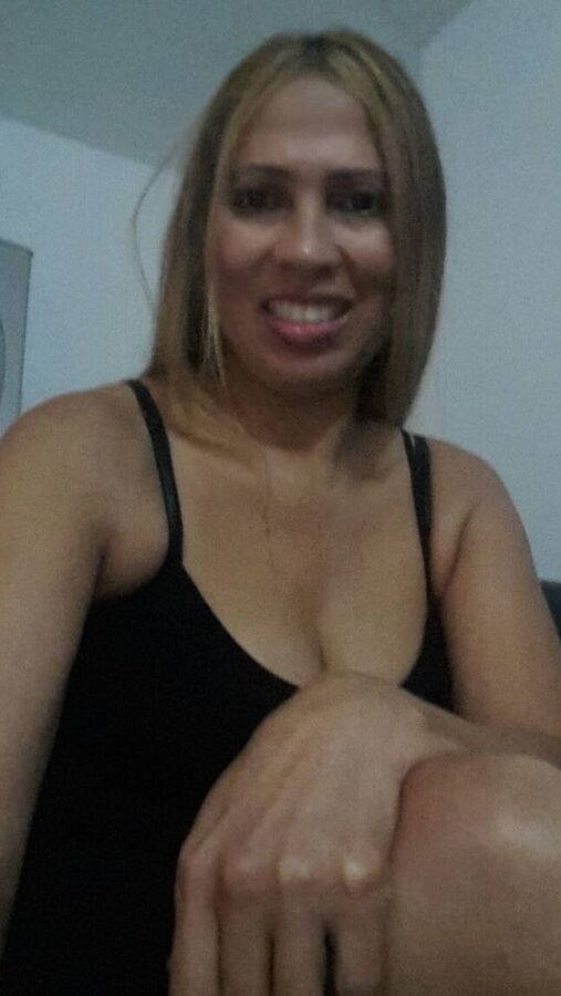 Sexy Colombian MILF