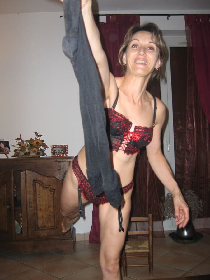 Women Need Exposure - Another Sexy MILF