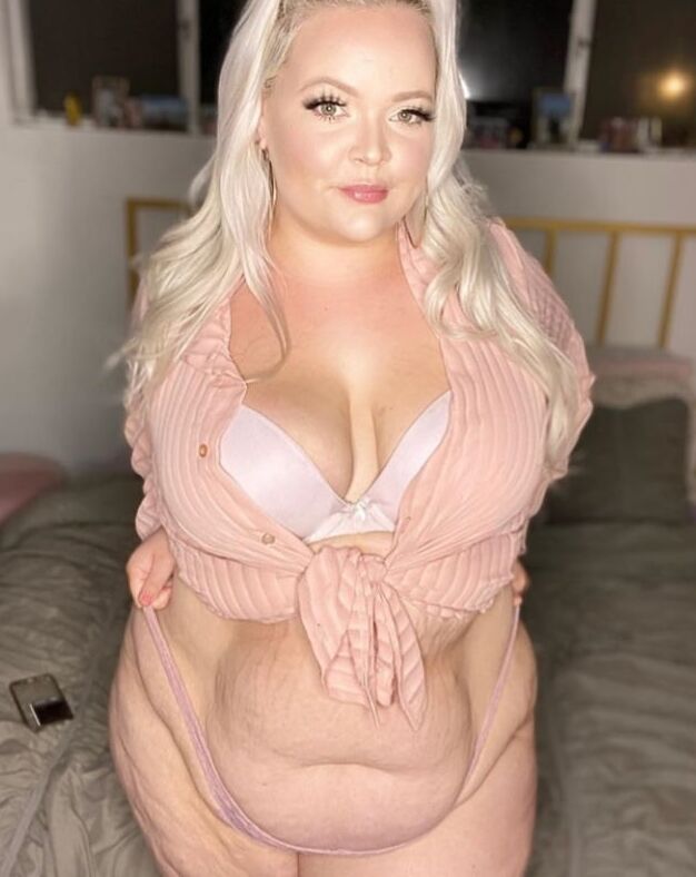 Beautiful Big Blonde!