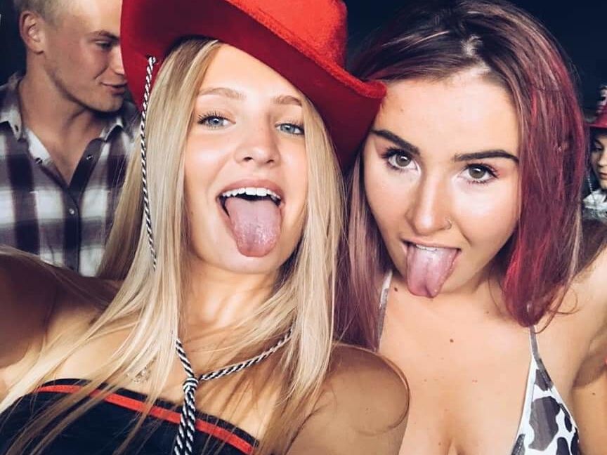 Hot Blondes