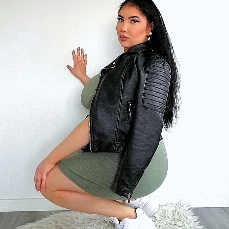 Finnish big tits BBW hottie Anni