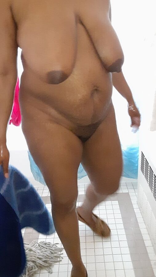 NAKED MOM Morning