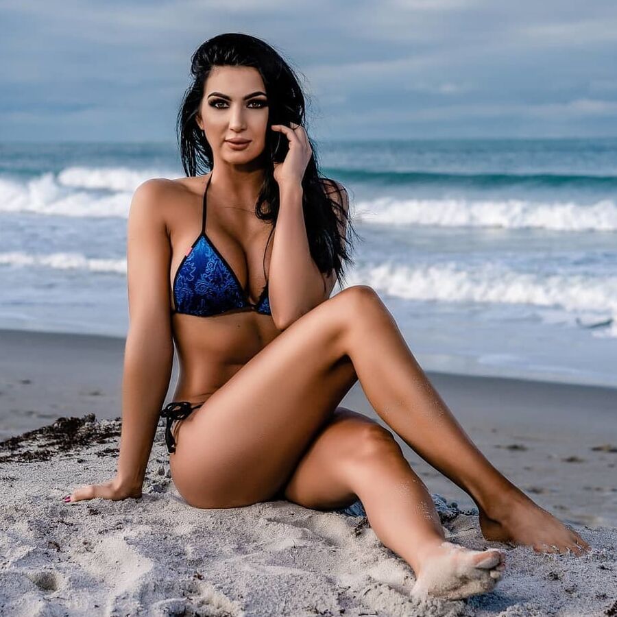 Billie Kay: Finest Pics