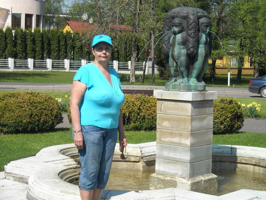 Zoya Safonova () years
